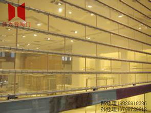 選購水晶卷簾門，為何偉興卷閘門廠是明智之選？